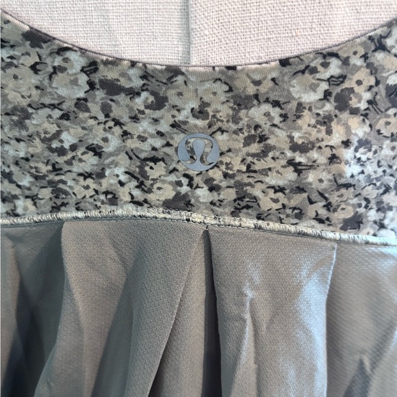 Lululemon Elevate Tank‎ gray - Picture 6 of 7